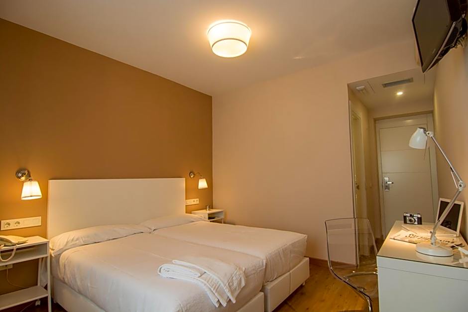 Photo 1 of 50 of Hotel Los Cigarrales