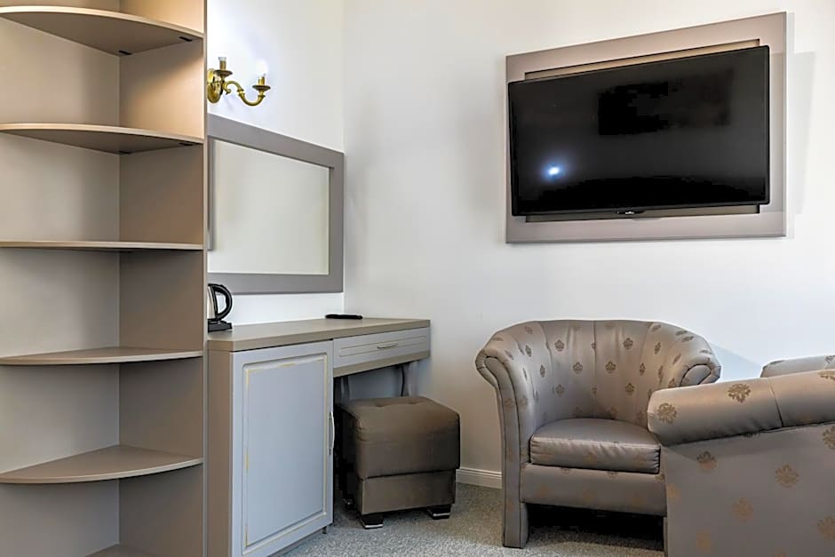 La Strada Boutique Villa