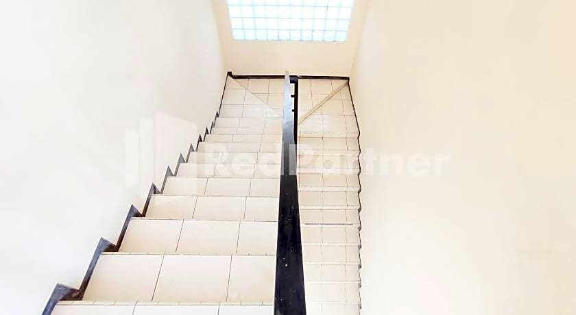 Mutiara Residence Near Simpang Lima Mitra RedDoorz