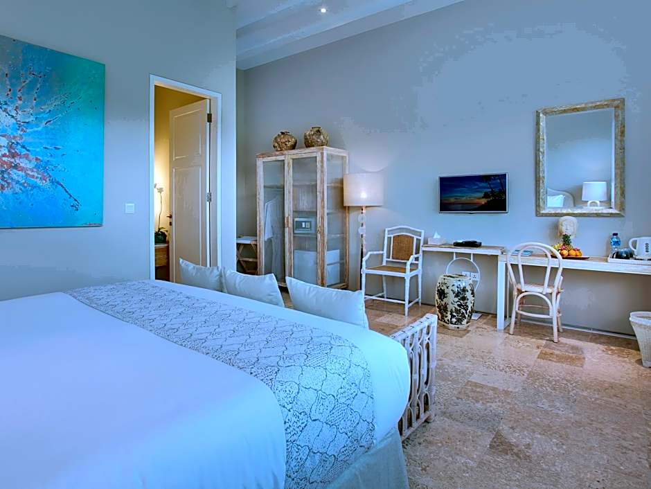Room & Vespa Suite 4