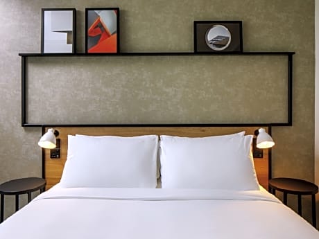 Superior Room - 1 Kingsize Bed And Sofa