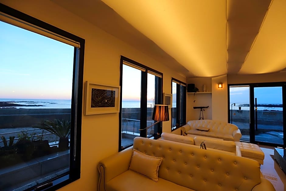 HOTEL52