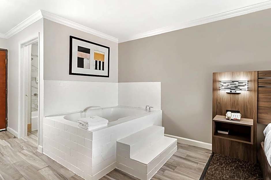 Quality Inn & Suites Beaumont