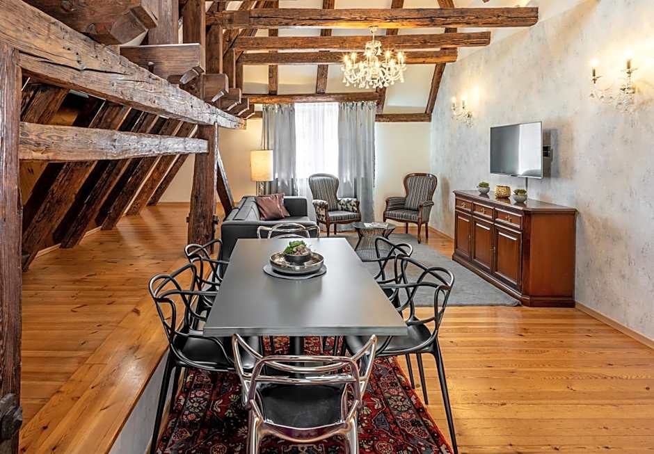 Chateau 9 Apartments by Adrez