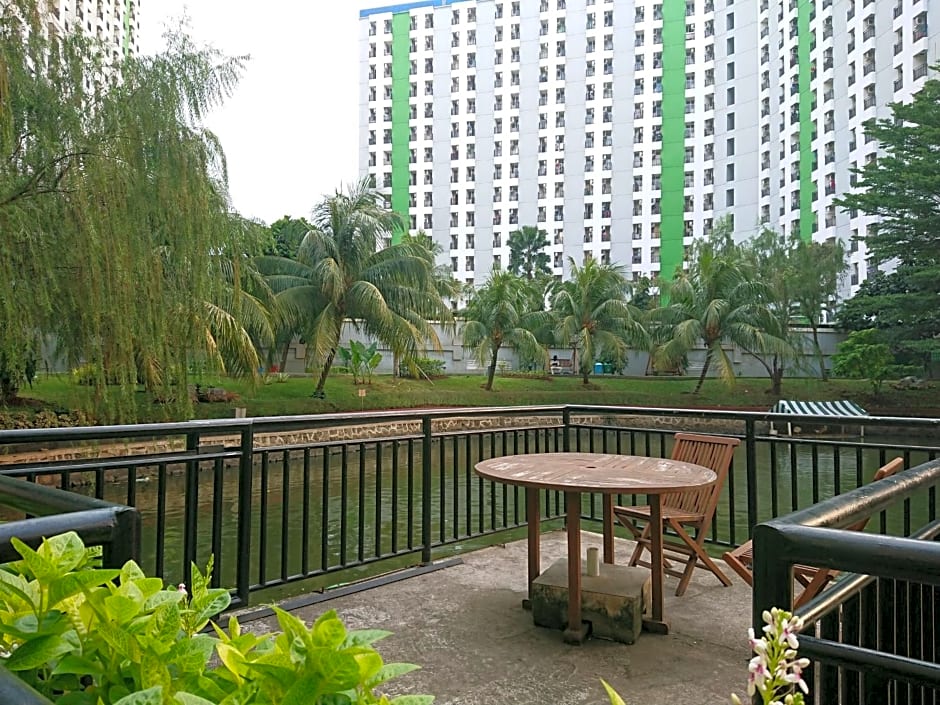 Apartment Green Lake View Ciputat by Celebrity Room