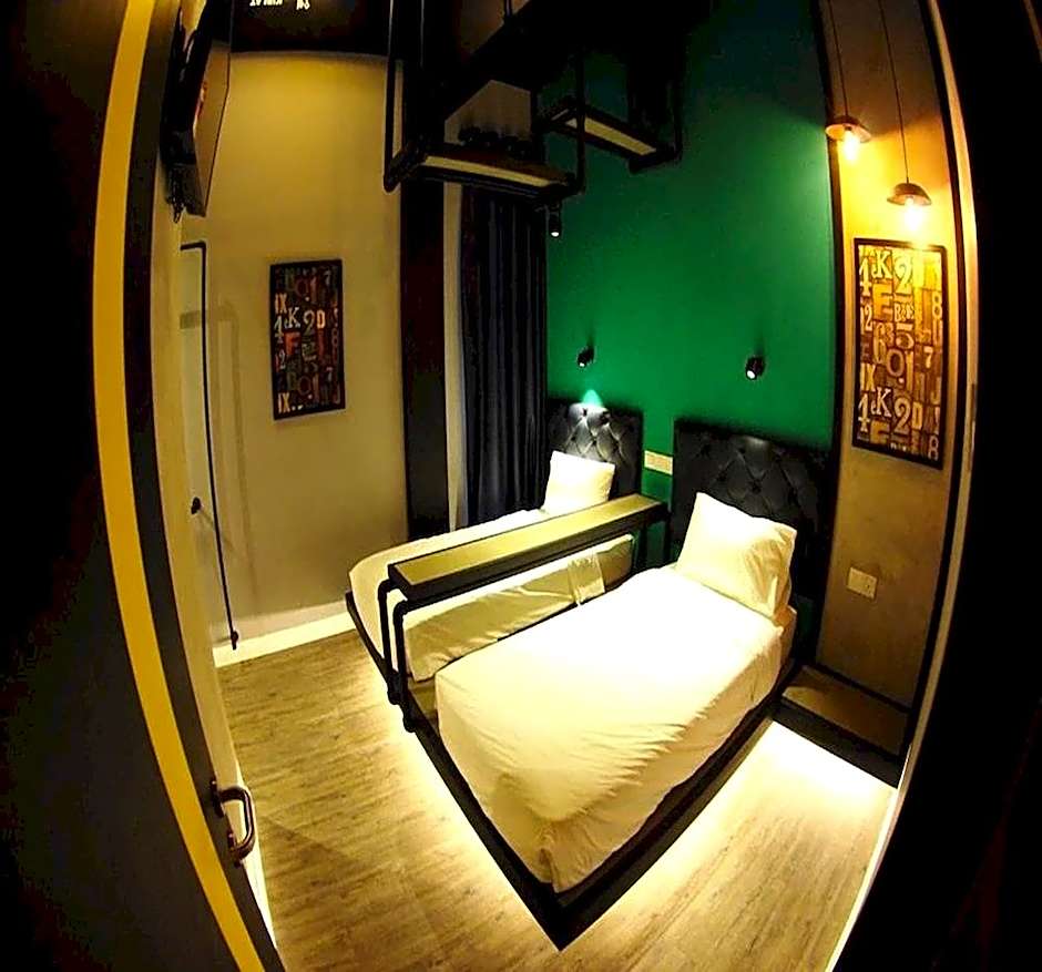 OYO 90899 Tube Hotel Melaka