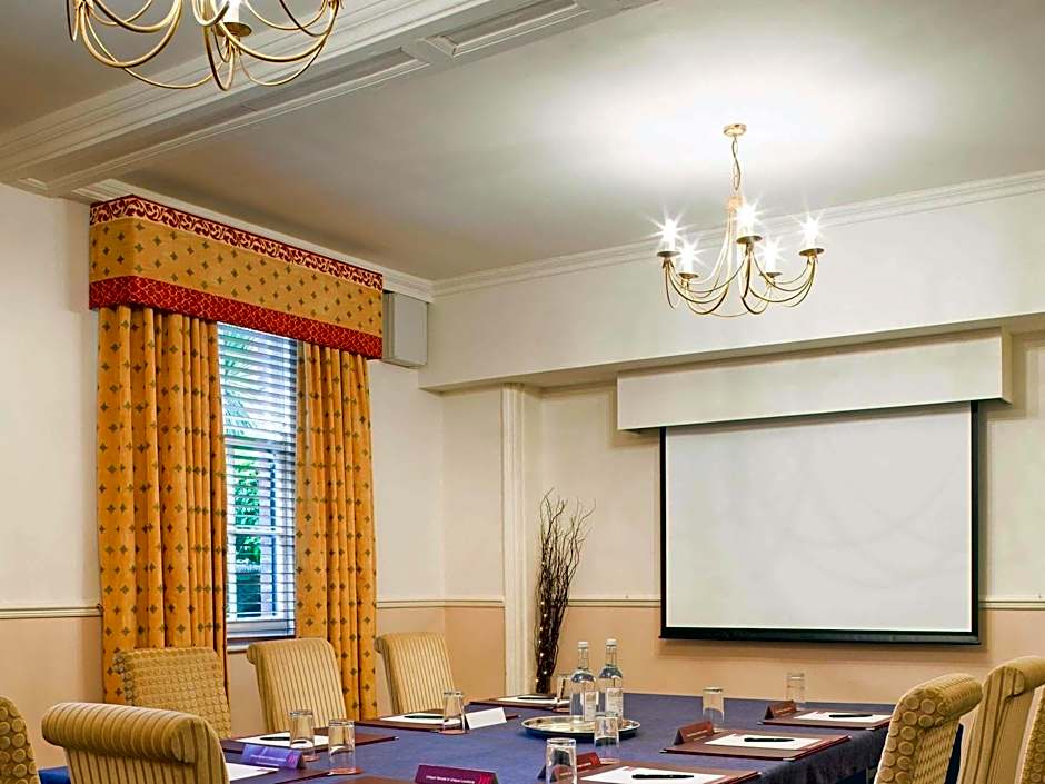 Mercure Salisbury White Hart Hotel