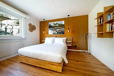 Apartment with Lake View