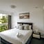 The Crest Apartments - Main Beach
