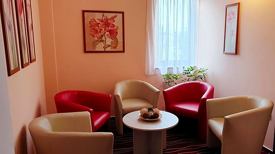 Diana Club Hotel
