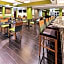 La Quinta Inn & Suites by Wyndham Houston Willowbrook