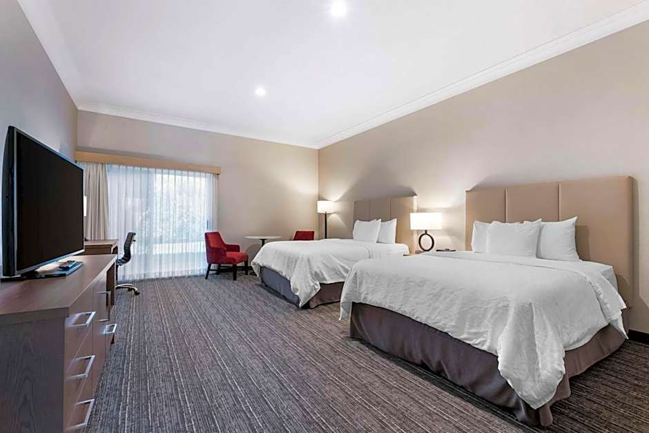 Best Western Plus Kelowna Hotel & Suites