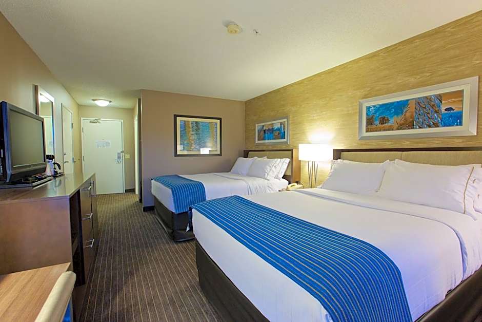 Holiday Inn Express Fargo - West Acres By IHG