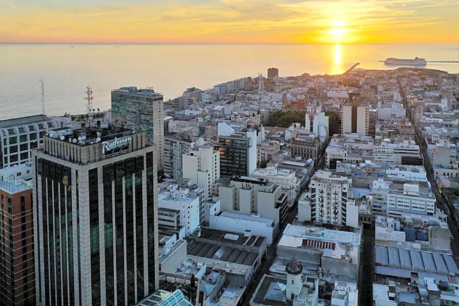 Radisson Montevideo Victoria Plaza Hotel