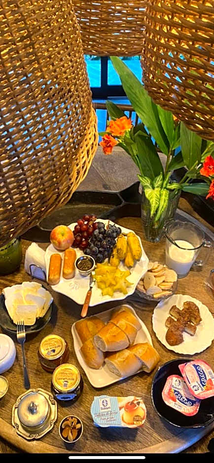 Exclusive Oásis by Lotta De Macedo Soares