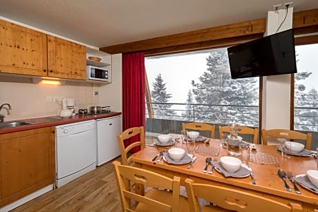 Two-Bedroom Apartment (8 Adults) close to the Ski Slopes