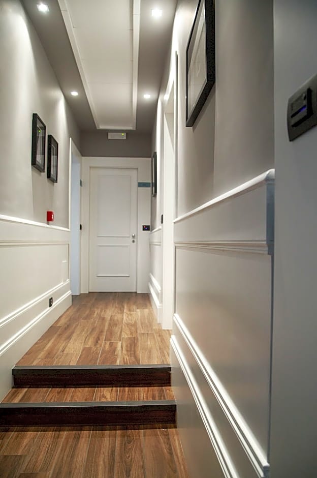 The Independent Suites