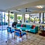 Cairns Queenslander Hotel & Apartments