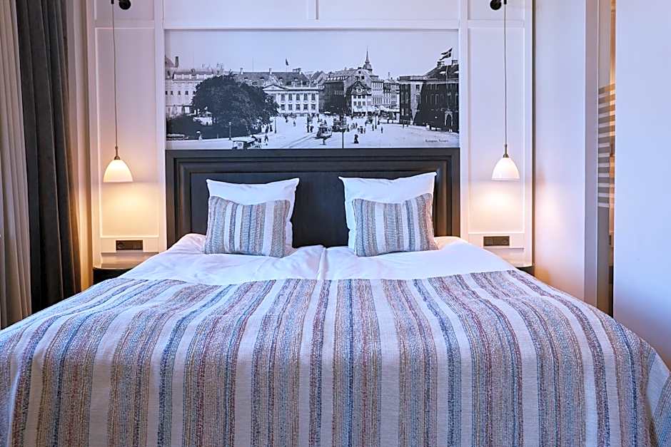 Ascot Hotel