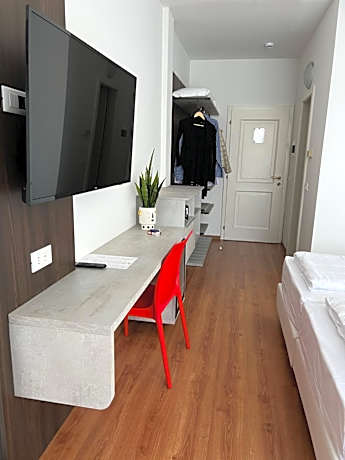 Twin Room with Mountain View