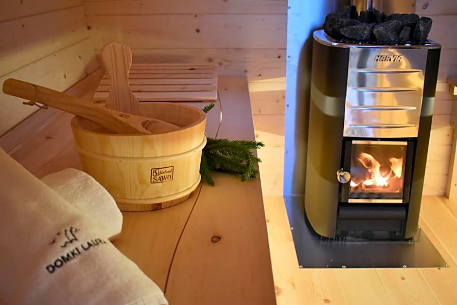 DOMKI LAURA sauna & gorąca balia
