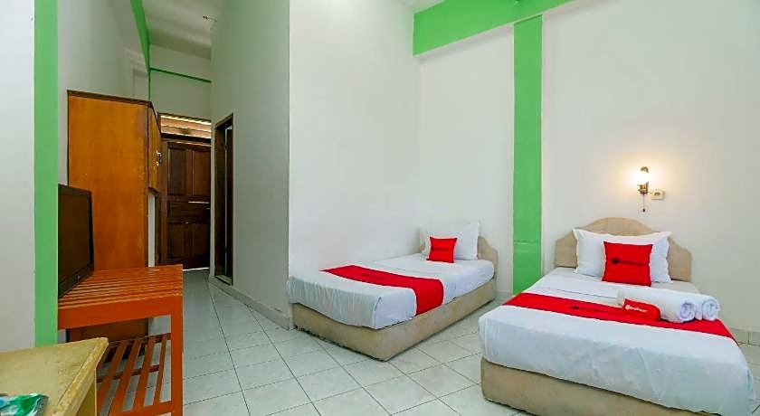 RedDoorz @ Tuktuk Danau Toba