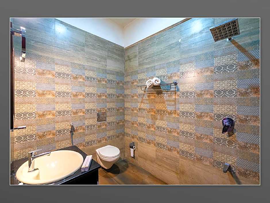 Periyar Mountain Palace by Thavika, Thekkady