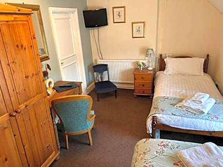 The Inn Twin with Bath 4 (No Dogs)