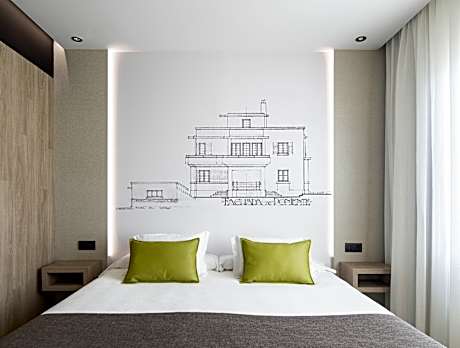 STANDARD WITH BALCONY