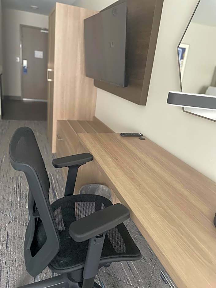 Holiday Inn Express & Suites Muskegon - Grand Haven By IHG