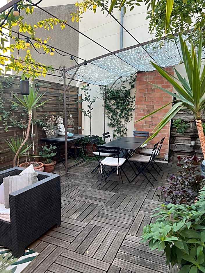 Chambre indépendante avec SDB-Terrasse privative. Centre ville