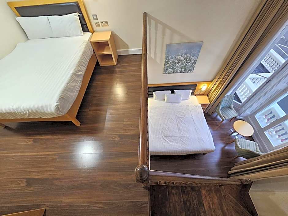 Cromwell International Hotel