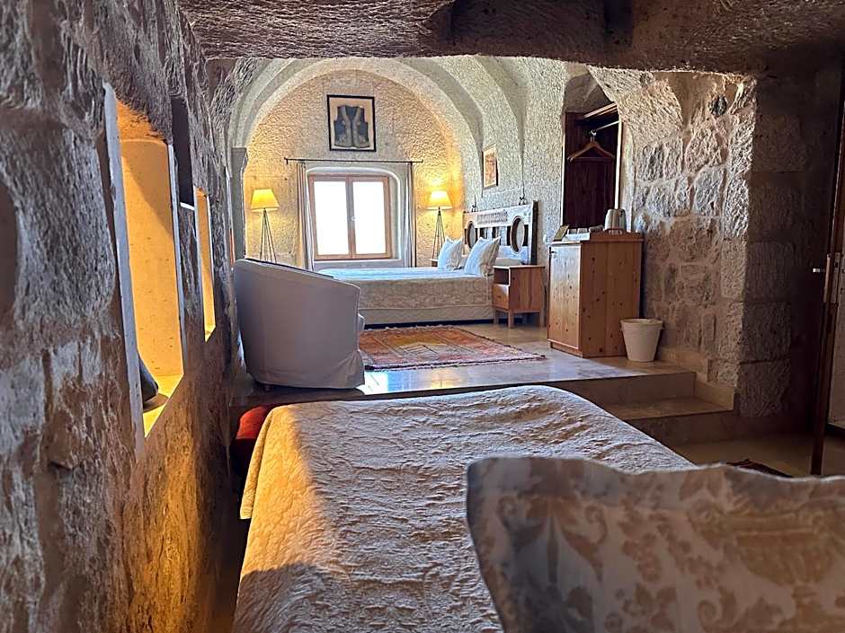 Kistar Cave Hotel