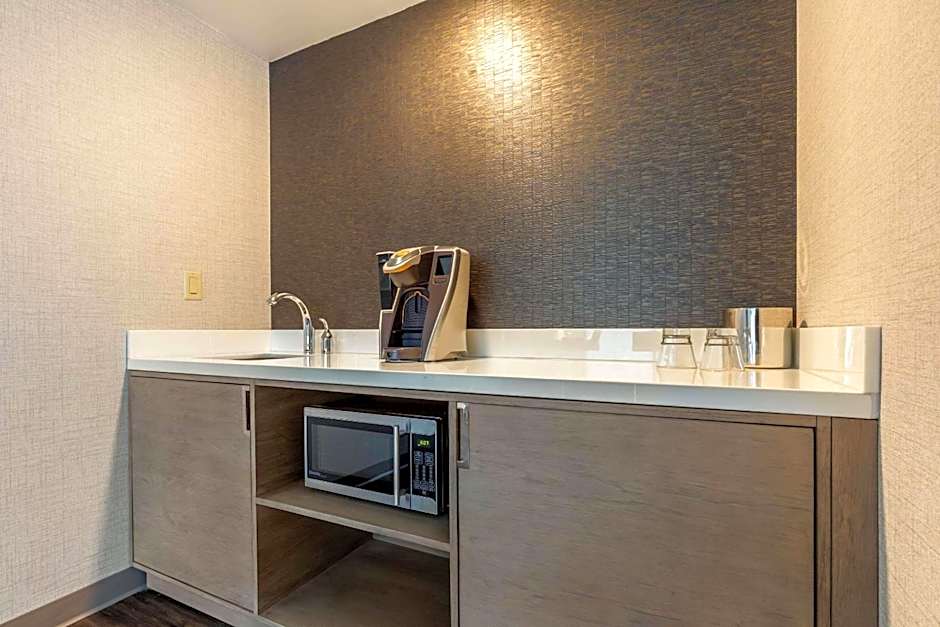 Cambria Hotel Milwaukee Downtown