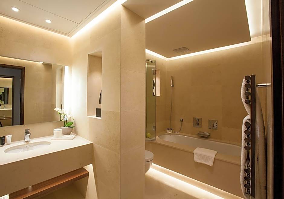 One Warwick Park Hotel