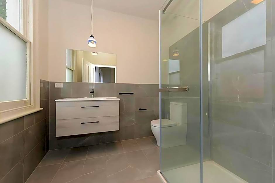 The Lollyshop Apartment in Battery Point