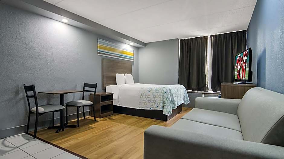Photo 1 of 5 of 1 King Bed Suite