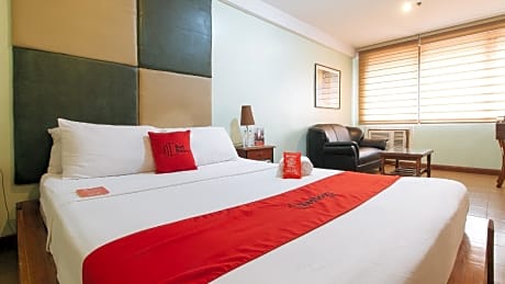 RedDoorz Plus @ Timog Avenue Quezon City