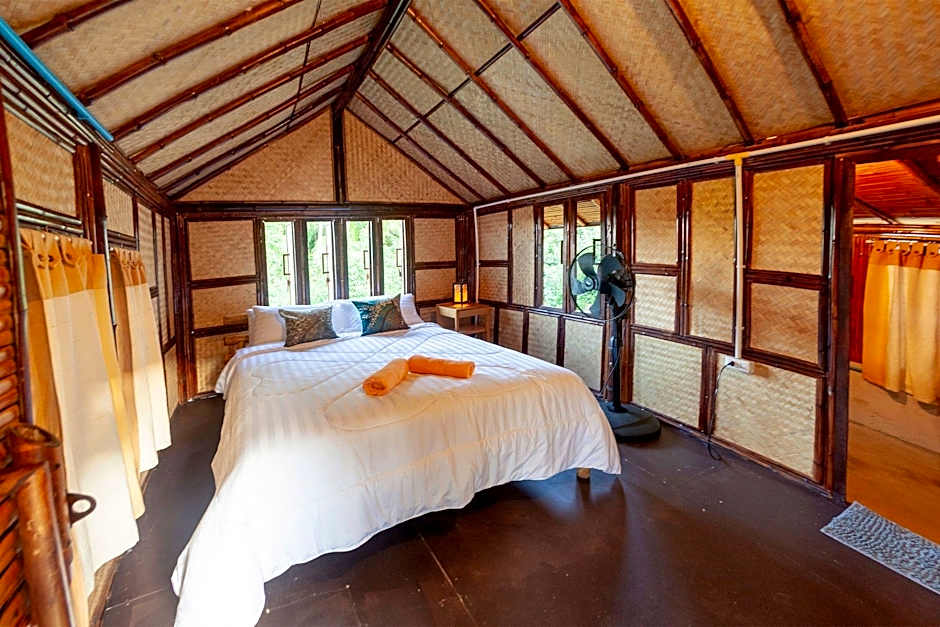 Tonmai Suites