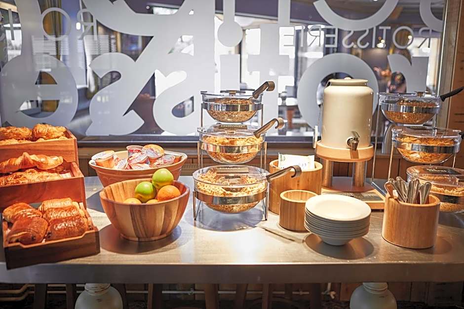 Paisley Pear, Brackley by Marston's Inns