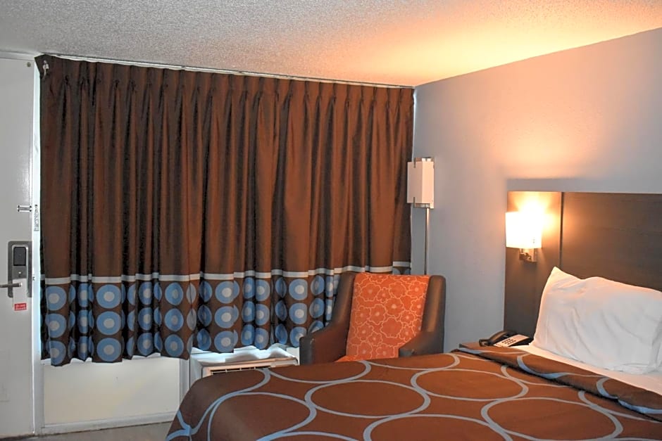 Super 8 by Wyndham Riverside AL