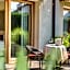 Art & Design Hotel Napura