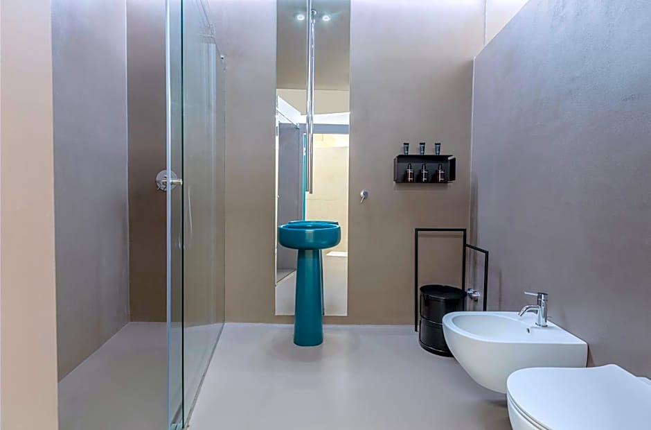 Fiveplace Design Suites & Apartments