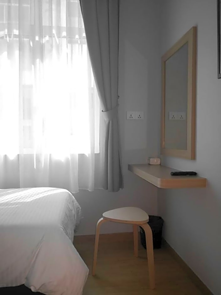 Walk In Hotel