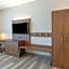 Holiday Inn Express And Suites Springfield North By IHG
