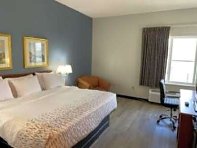 Baymont by Wyndham Hot Springs