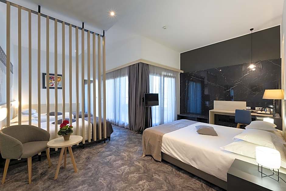 Photo 1 of 8 of Junior Suite, Balcony