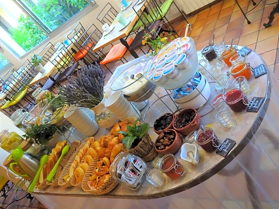 Logis Hotel Le Saint Marc