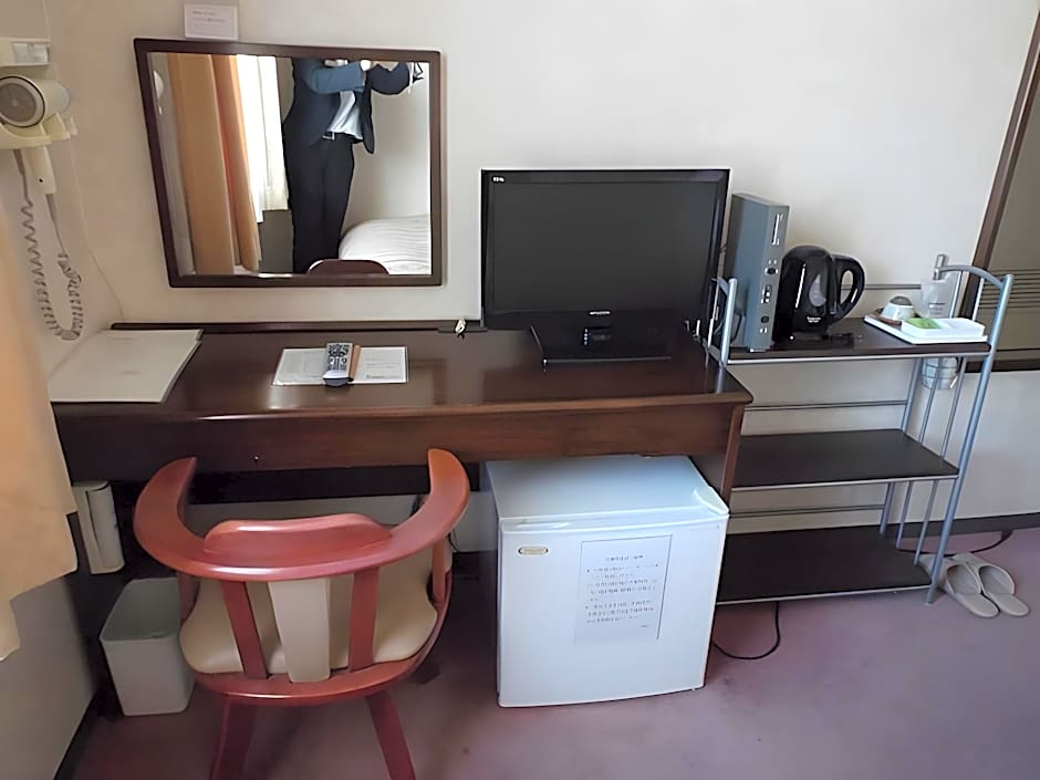 Business Green Hotel Hino