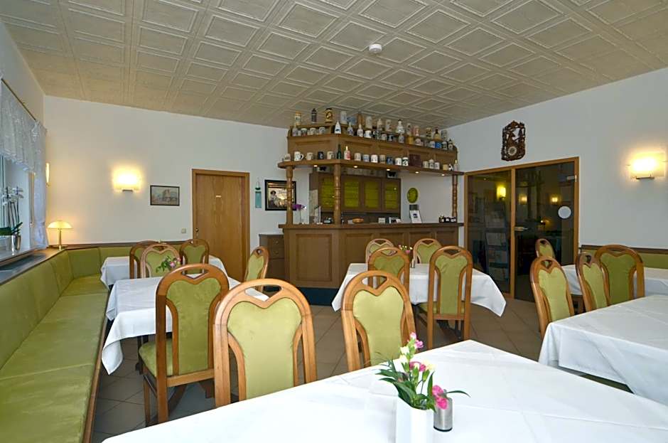 Land-Hotel Am Wald Garni